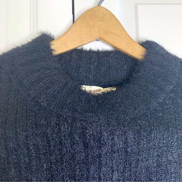 Black Sleeveless Sweater Dress, Sz L, Crew Neck, Fuzzy, Ribbed, Bodycon - Picture 3 of 8